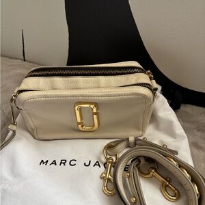 Marc Jacobs Cream Leather Double Zip Snapshot Crossbody Bag with Gold Hardware